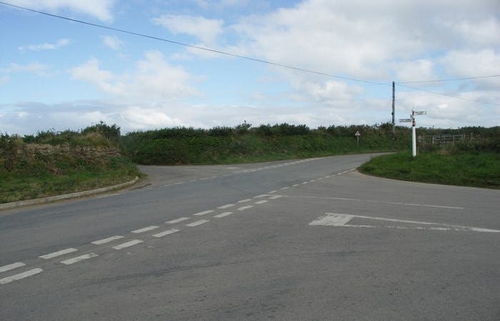 Empty crossroads near Pelynt