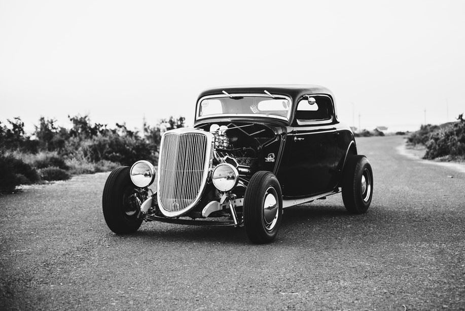 Black and white image of 1933 Ford car