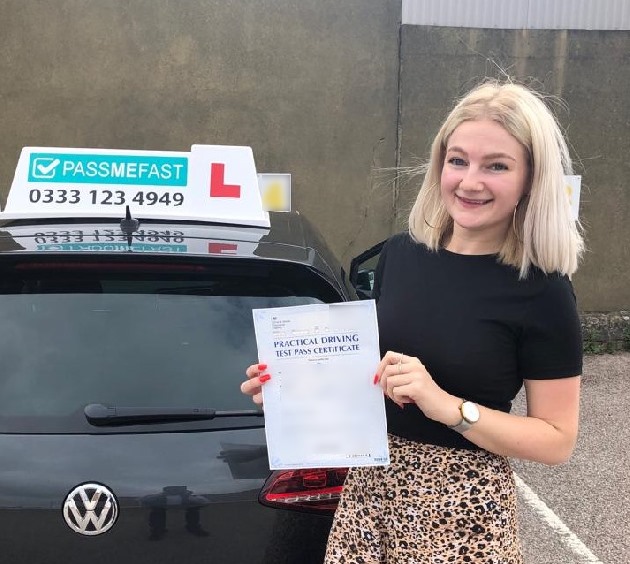 Pass photo of PassMeFast student Leanne - Greater London