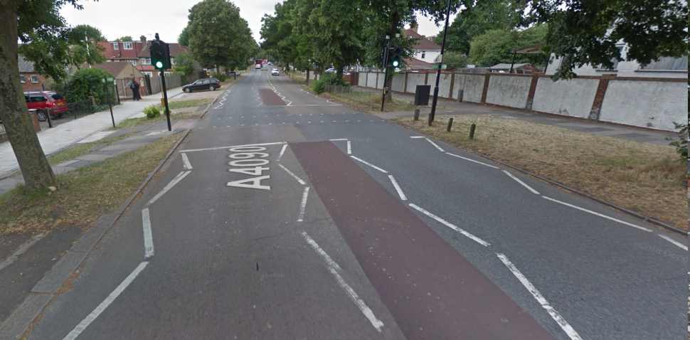 Greenford Whitton Ave Google Streetview Image Traffic Lights